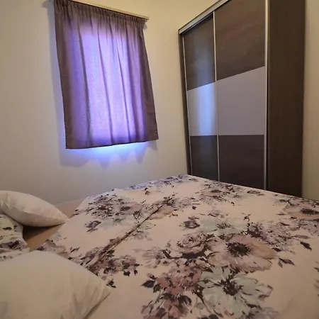 Palcic Apartment Vir